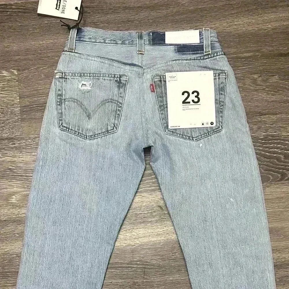 Re/Done Reworked Levi’s Low Slung Straight in Light Indigo, size 23, NWT - Picture 7 of 7